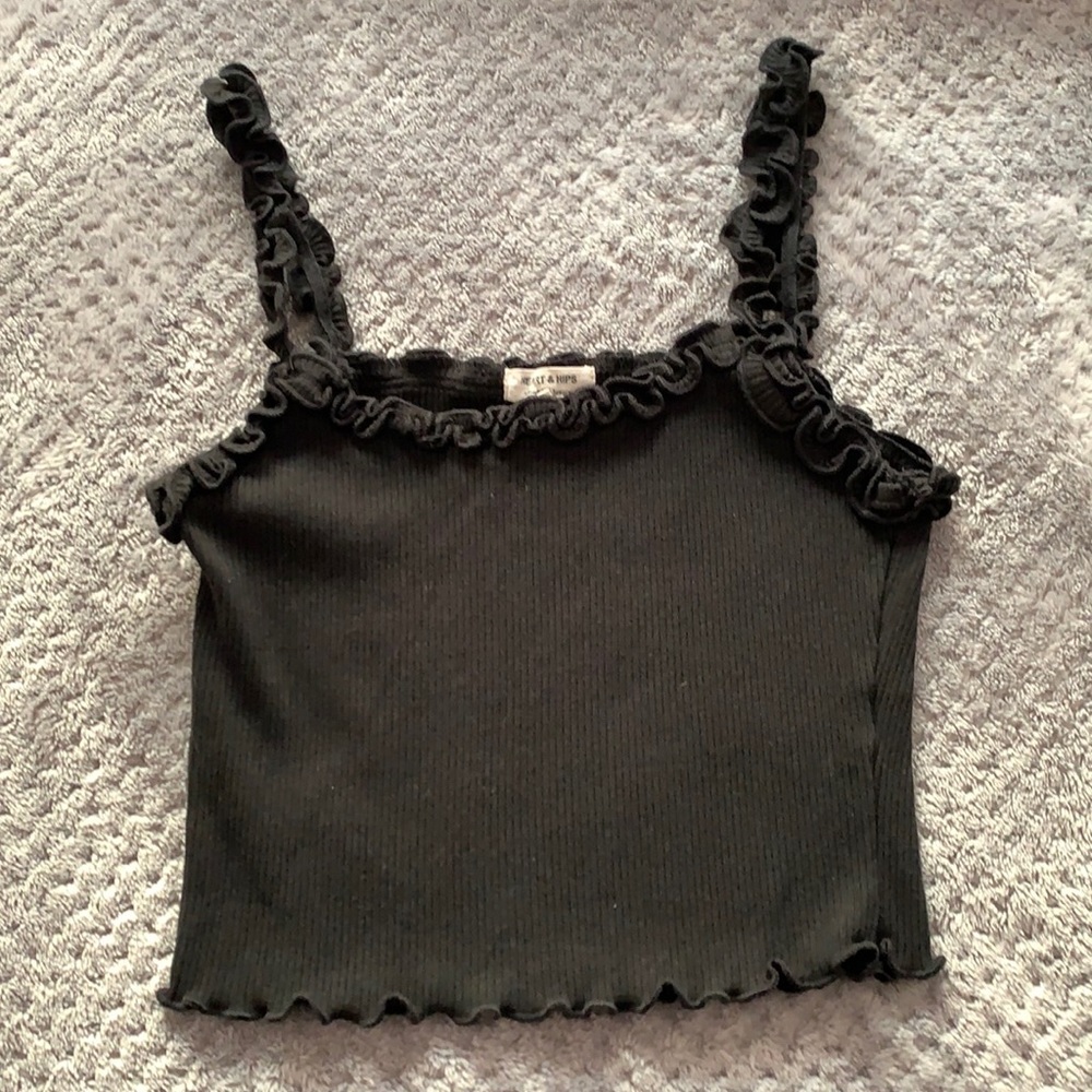 Ruffle cropped tank top